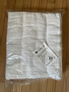Pack of 12 white hairdresser towels still in packaging new never used